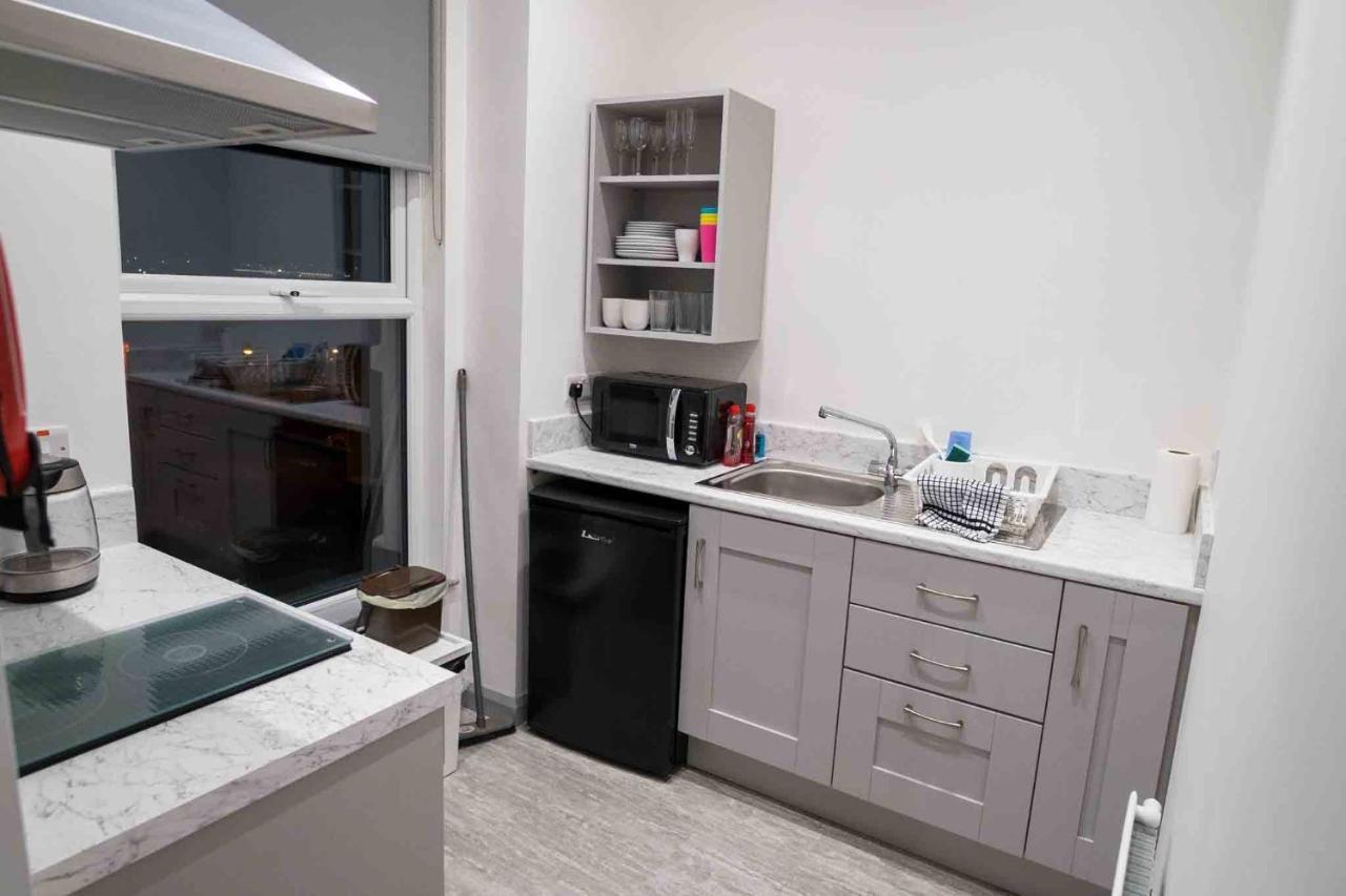 White Hall Portrush Extérieur photo