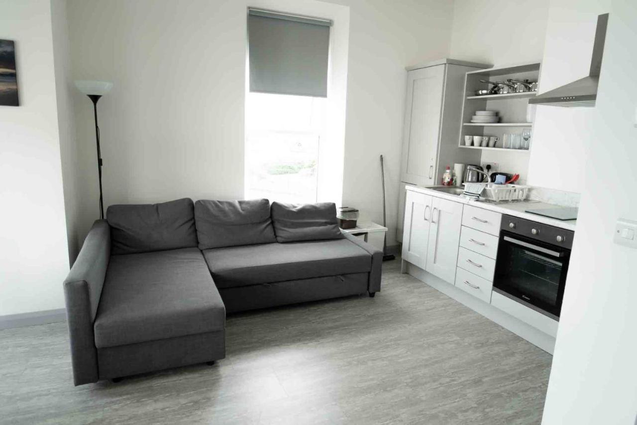 White Hall Portrush Extérieur photo