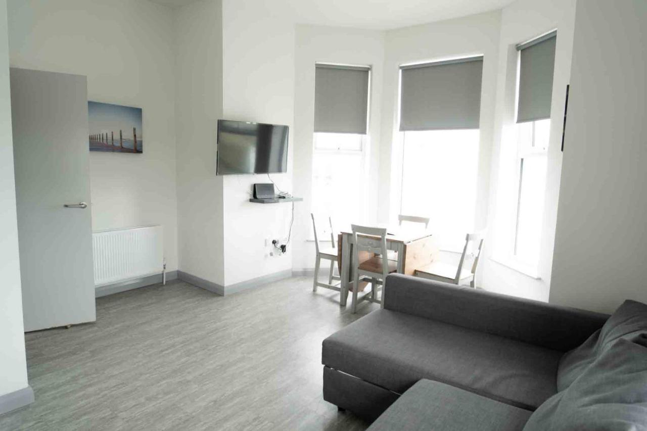 White Hall Portrush Extérieur photo